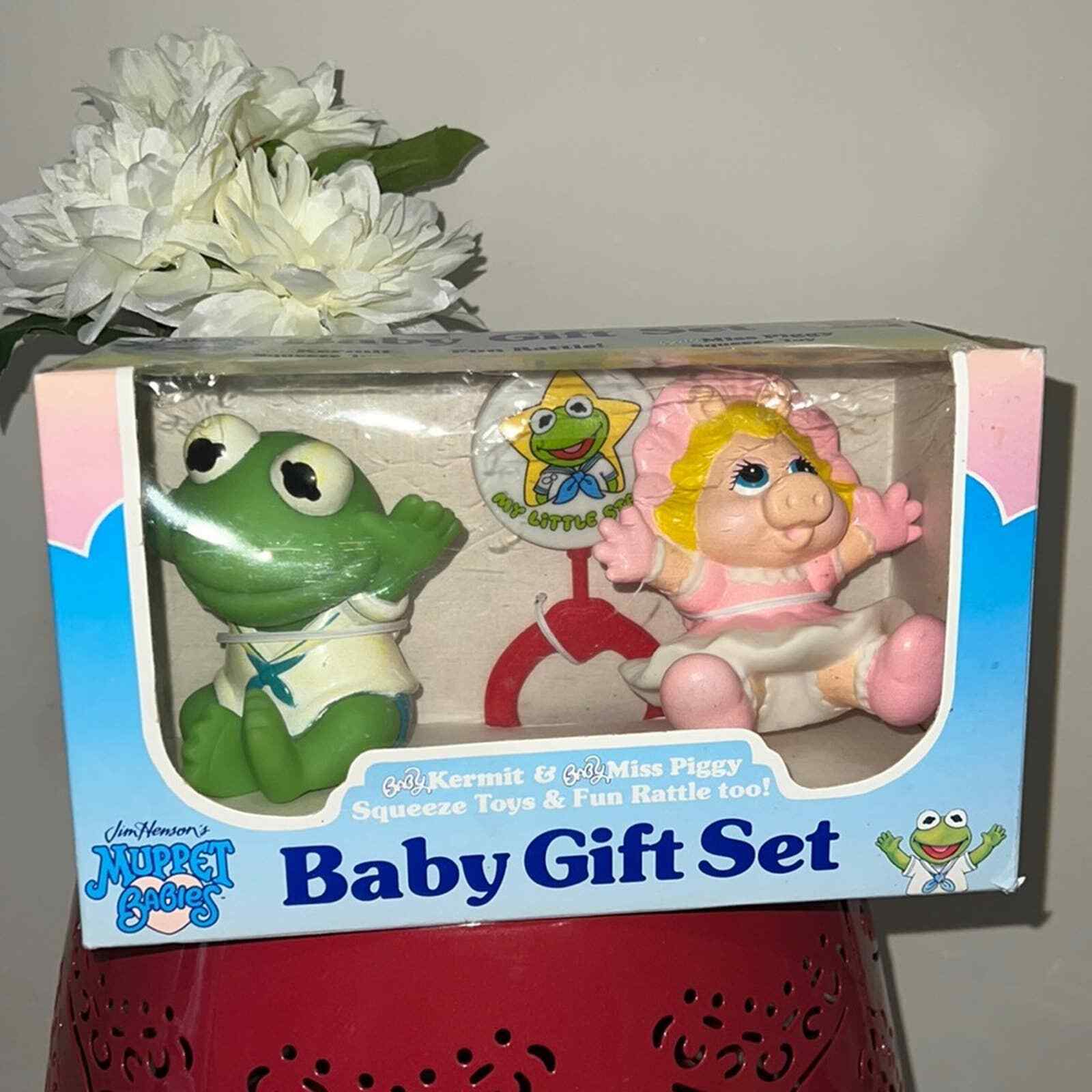 New Jim Henson Muppet Babies Baby Gift Set Kermit Miss Piggy Squeeze Toy Rattle