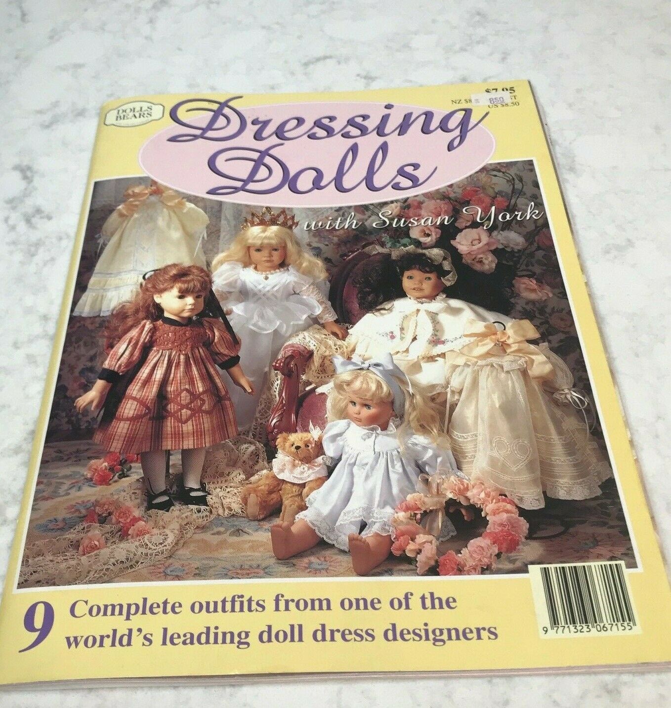 Dressing Dolls With Susan York Pattern Book W Inserts/instructions 9 Outfits